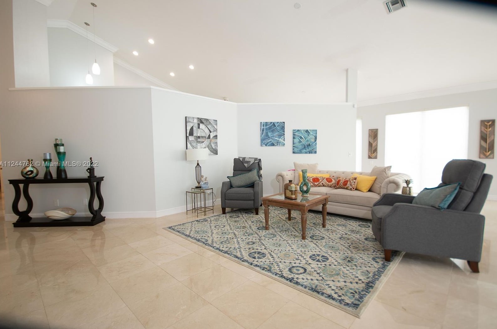 1495 Lacosta Dr, Hollywood, FL 33027-2300