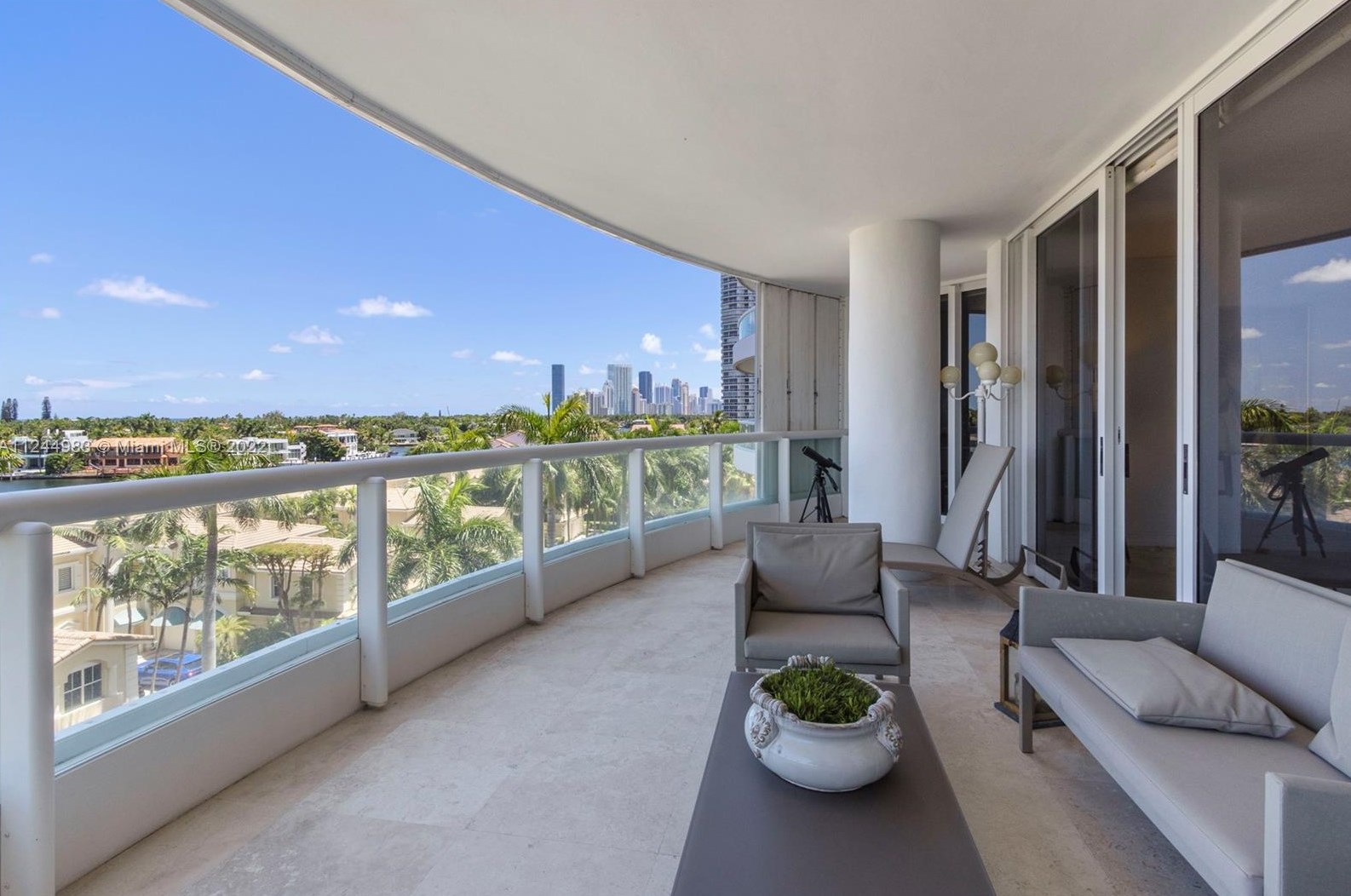 21050 Ne 38th Ave Apt 604, Miami, FL 33180