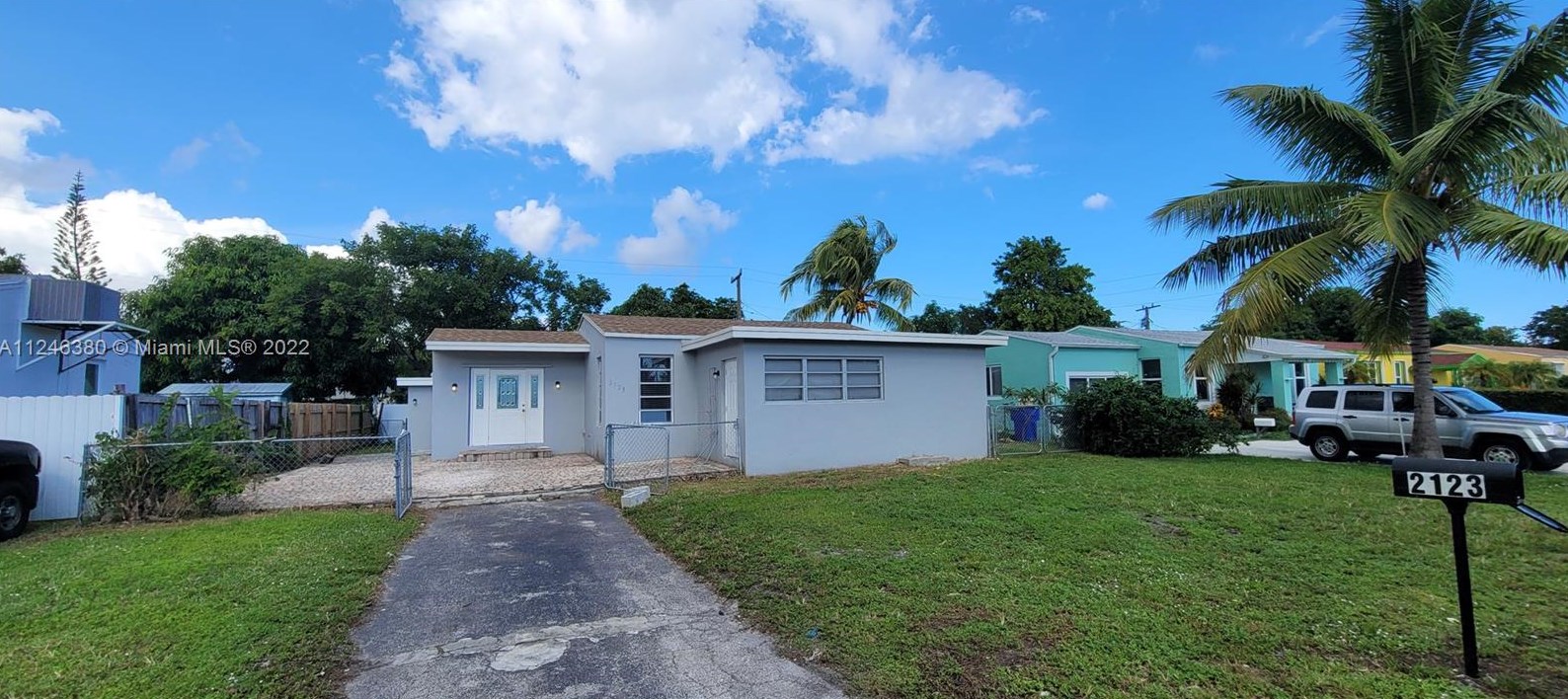 2123 Plunkett St, Hollywood FL  33020-5954 exterior