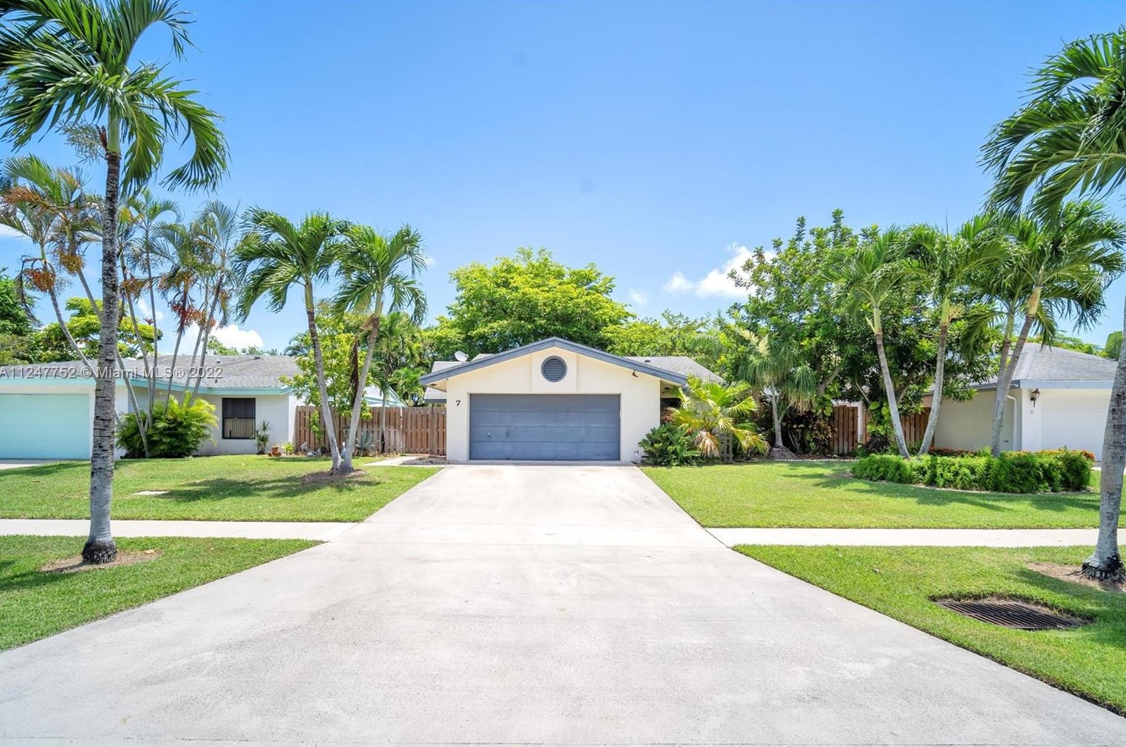 7 Baytree Cir, Boynton Beach, FL 33436