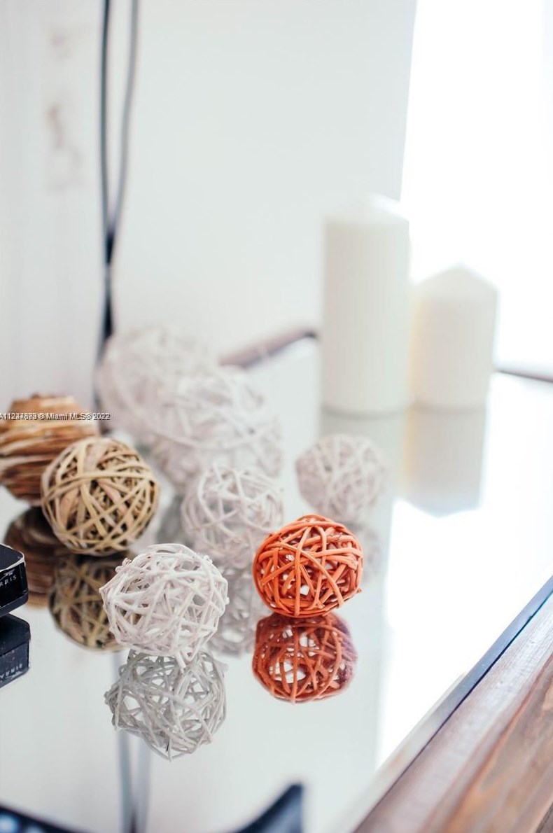 918 Ocean Dr, Miami FL 33139-5021 exterior