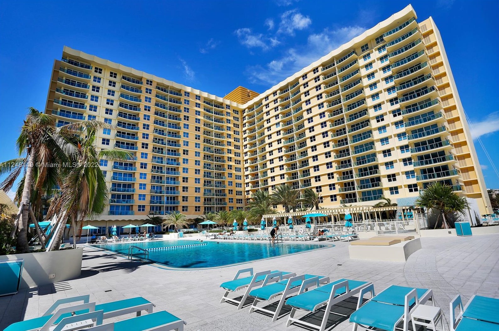 2501 Ocean Dr, Hollywood FL  33019-2699 exterior