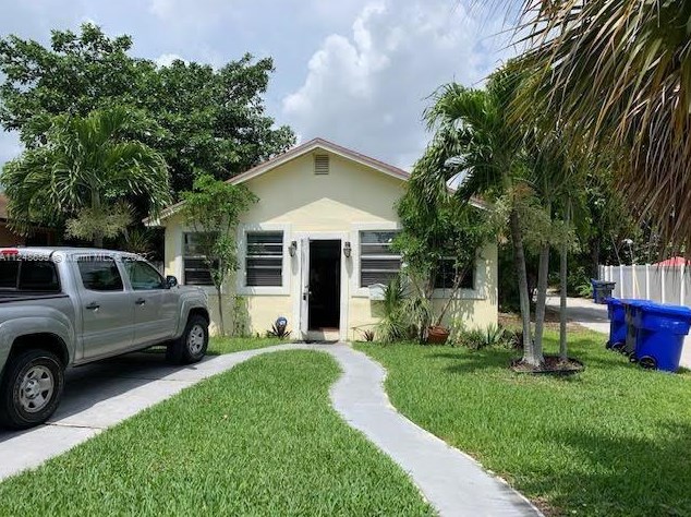 1738 N 16th Ct, Hollywood, FL 33020