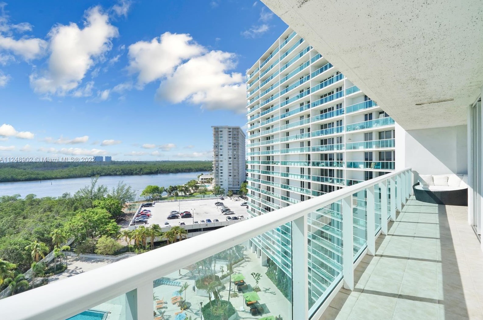 100 Bayview Dr #1119, Miami, FL 33160