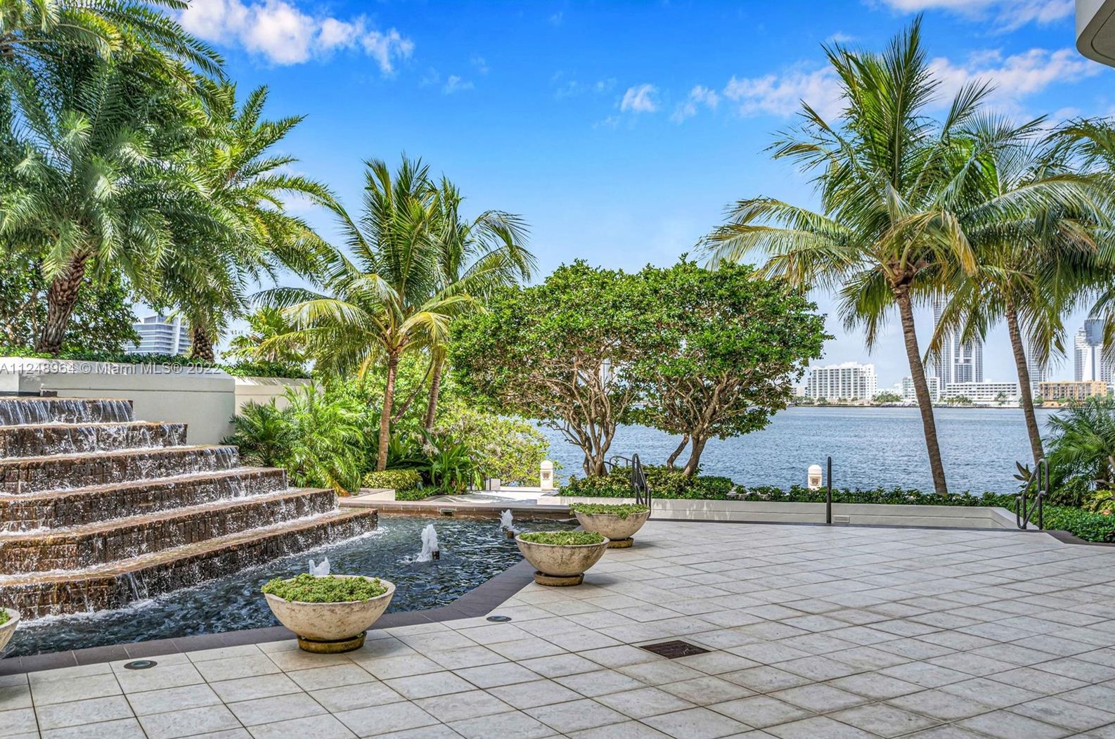 2800 Island Blvd #603, Miami, FL 33160