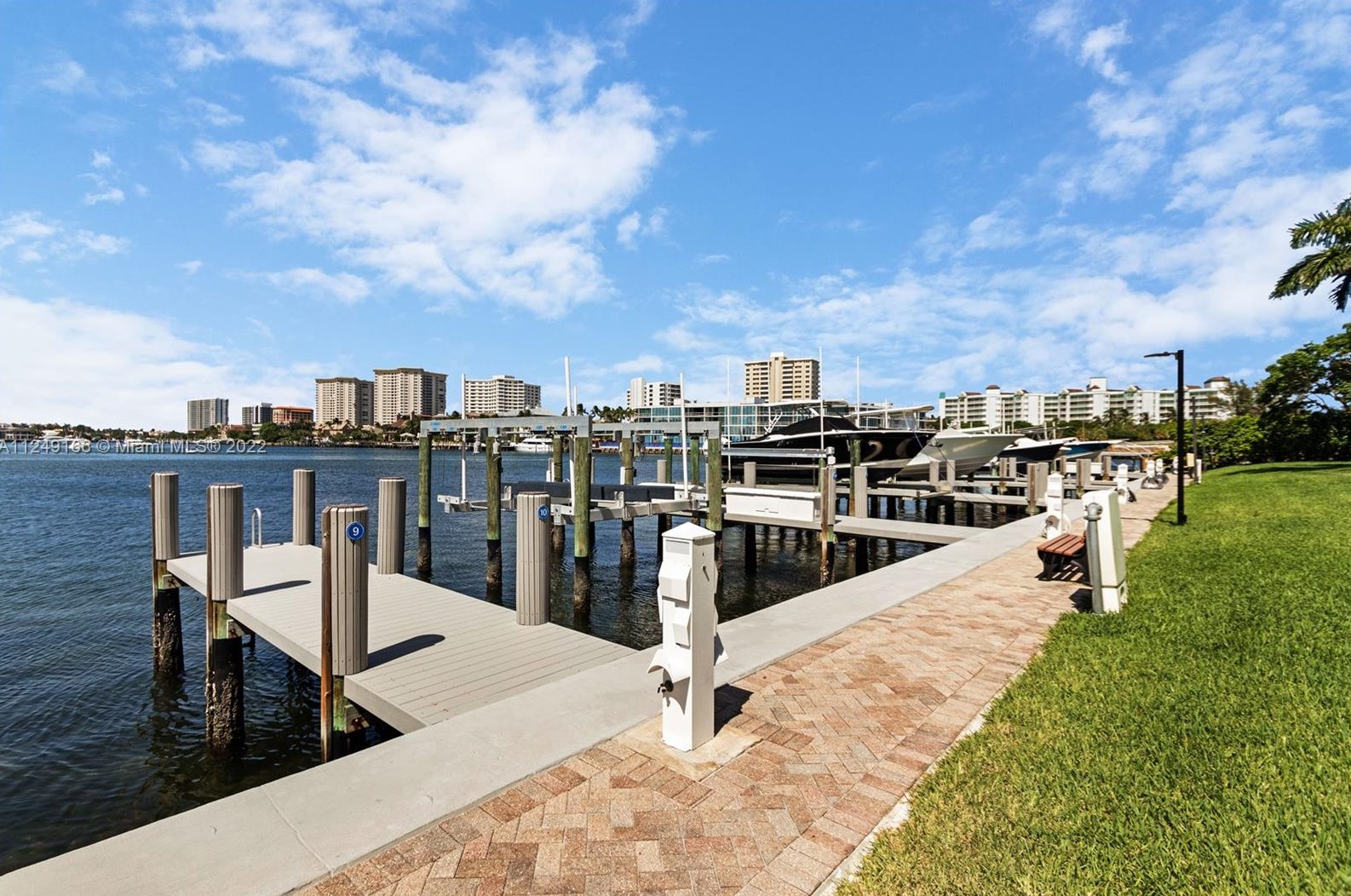 875 Camino Real, Boca Raton FL  33486-5526 exterior