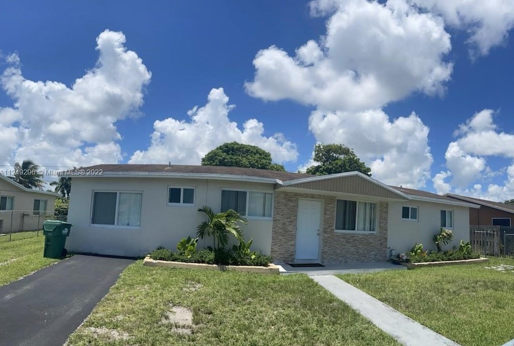 19900 114th Ave, Miami, FL 33157-1026