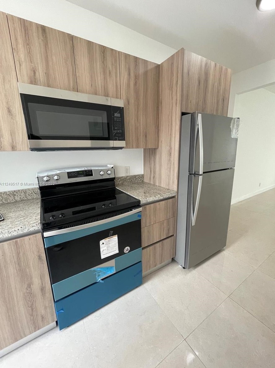 1995 Calais Dr Apt 2, Miami, FL 33141