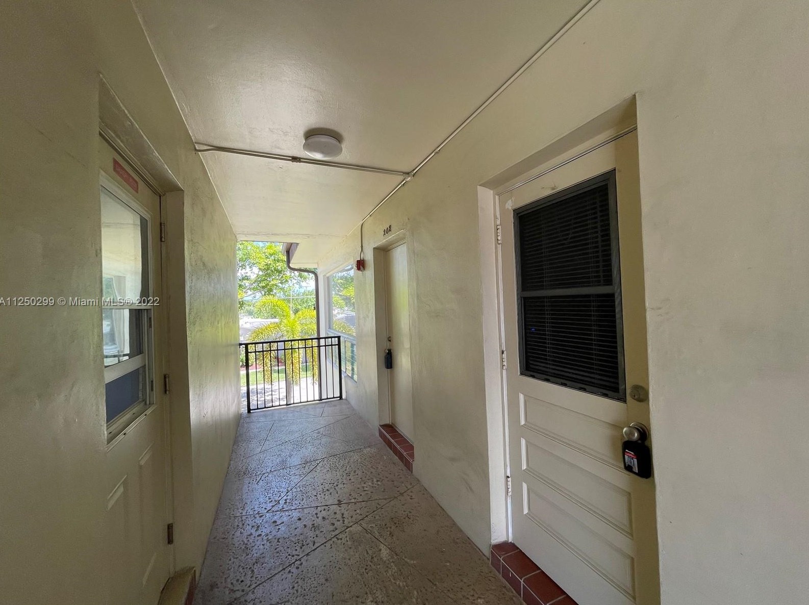 532 S Crescent Dr #202, Hollywood, FL 33021