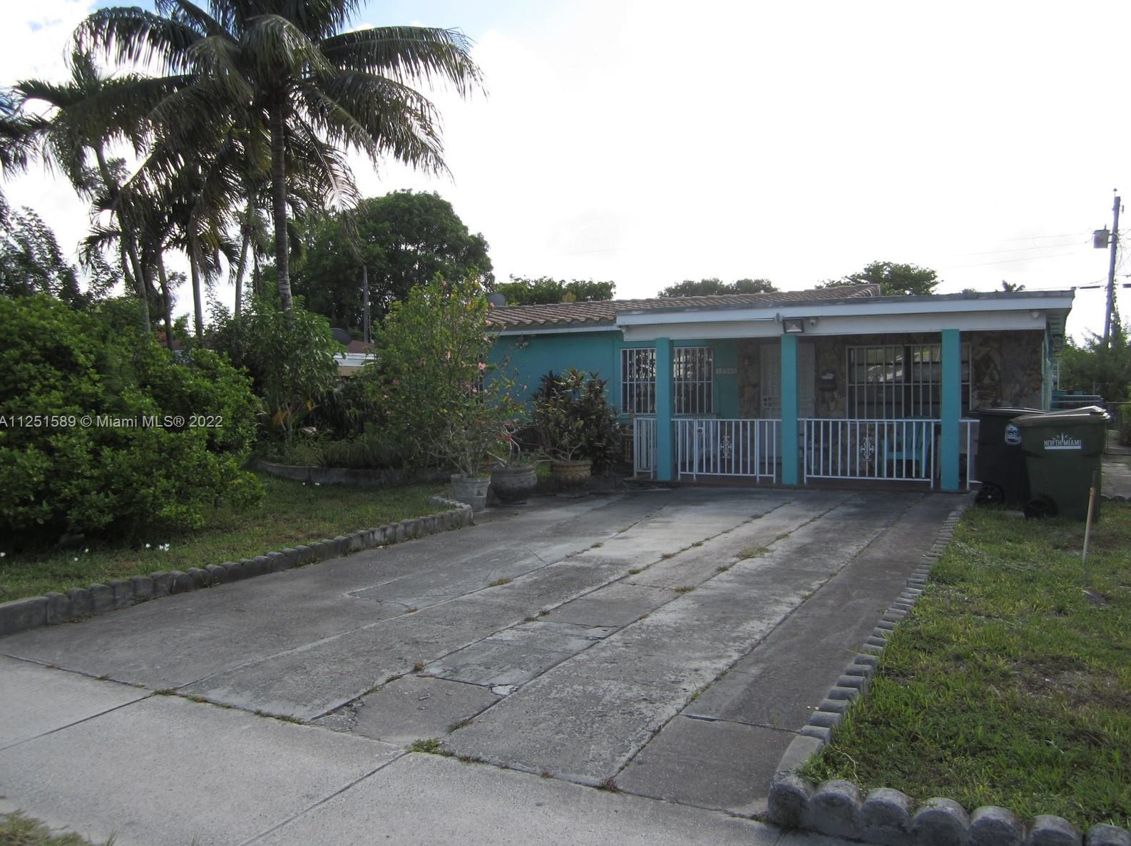 12040 Miami Ave, Miami, FL 33168-4521