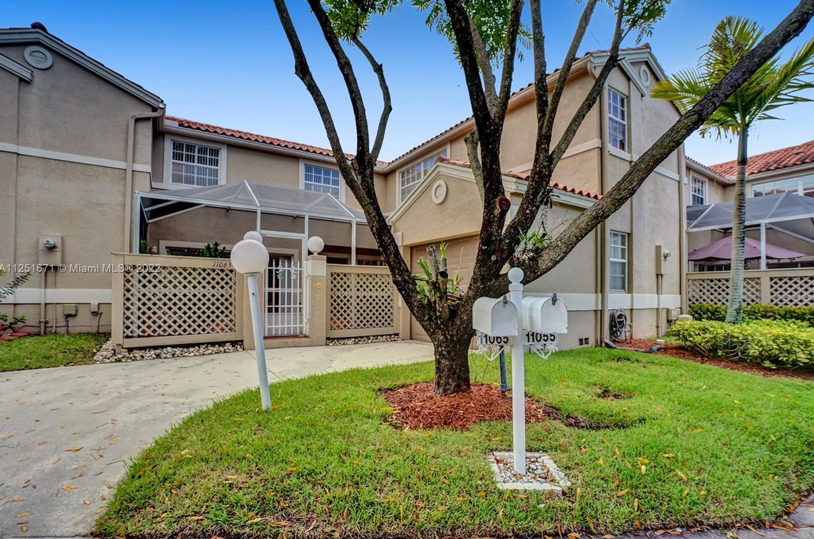 11065 Neptune Dr, Hollywood, FL 33026-4733