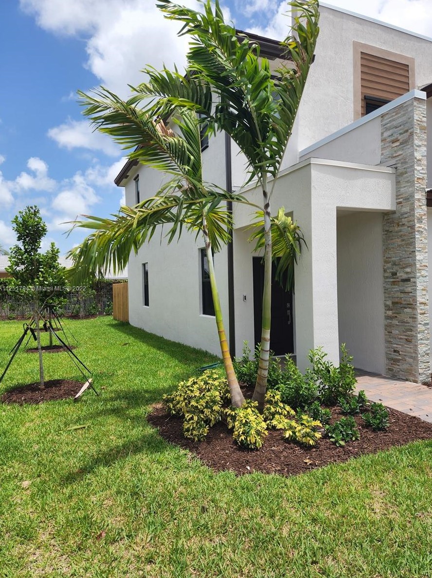 965 Ne 211th St #965, Miami, FL 33179