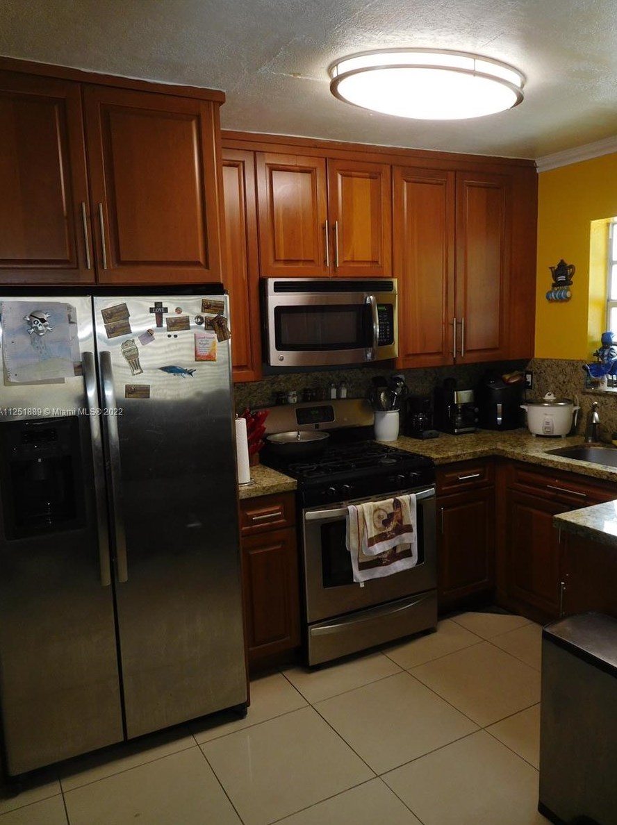 11861 206th Ter, Miami, FL 33177-5475