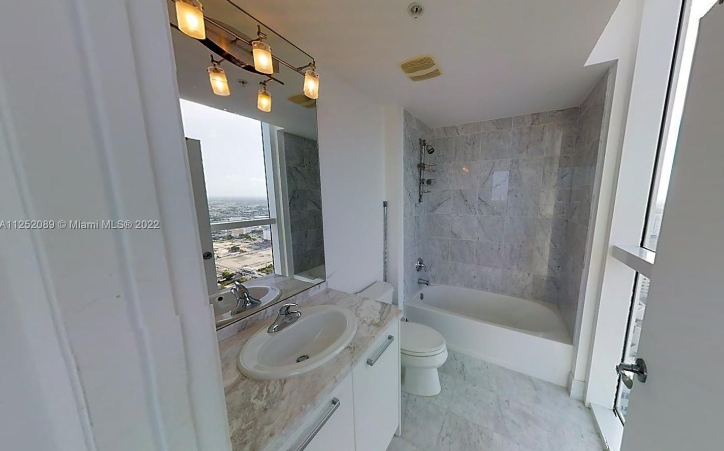 244 Biscayne Blvd, Miami FL 33132-2219 exterior