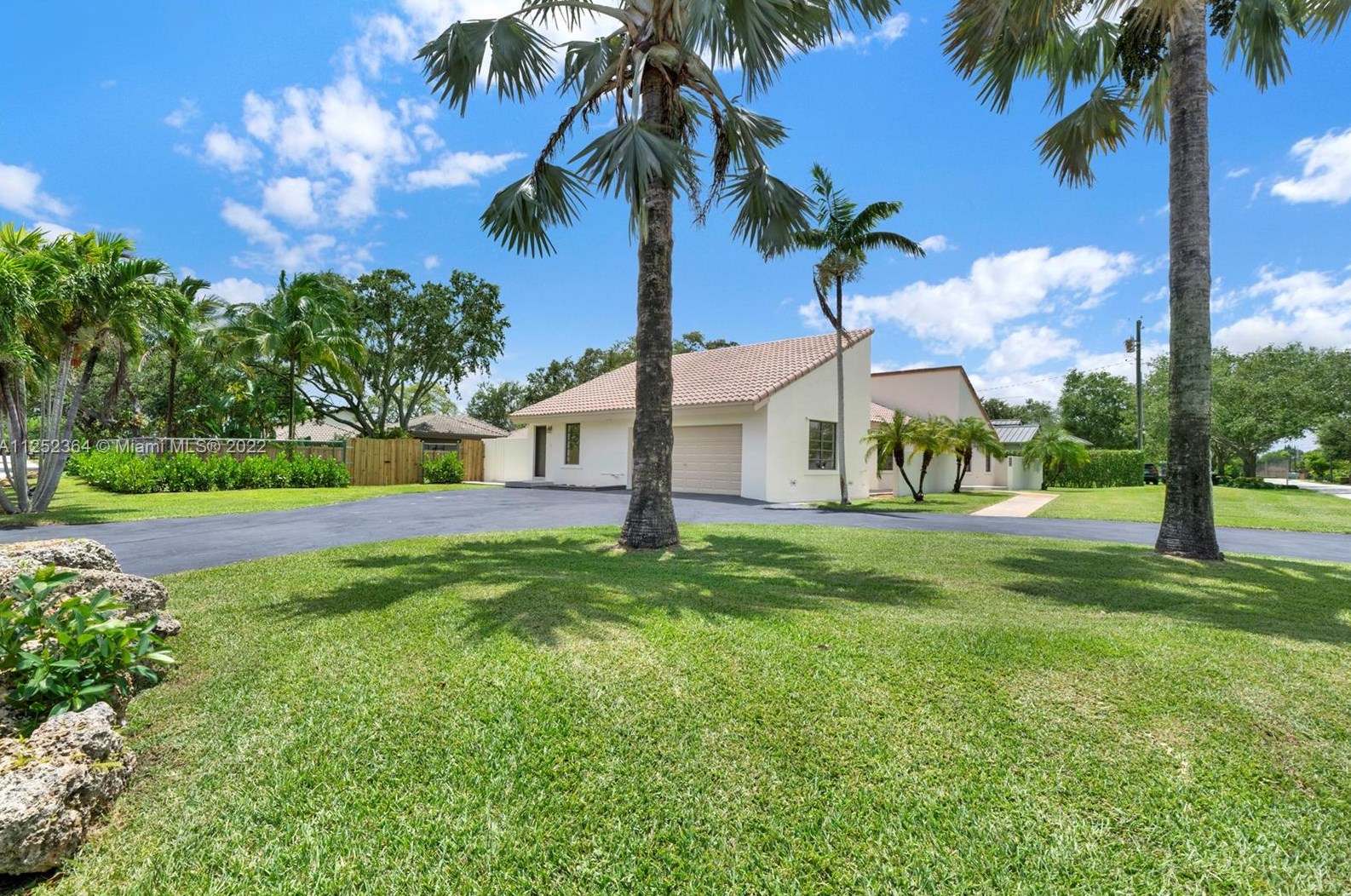 8900 Sw 76th St, Miami, FL 33173