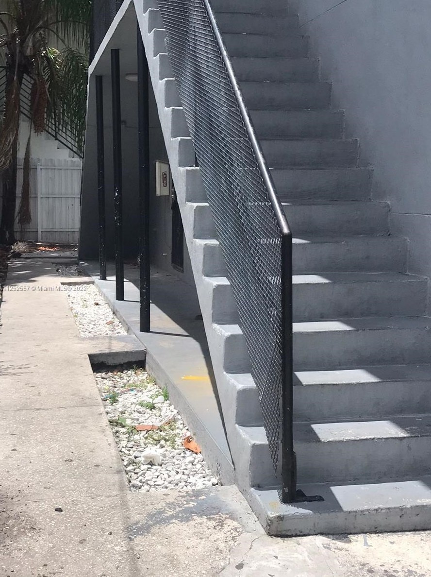 180 Nw 17th St #2, Miami, FL 33136
