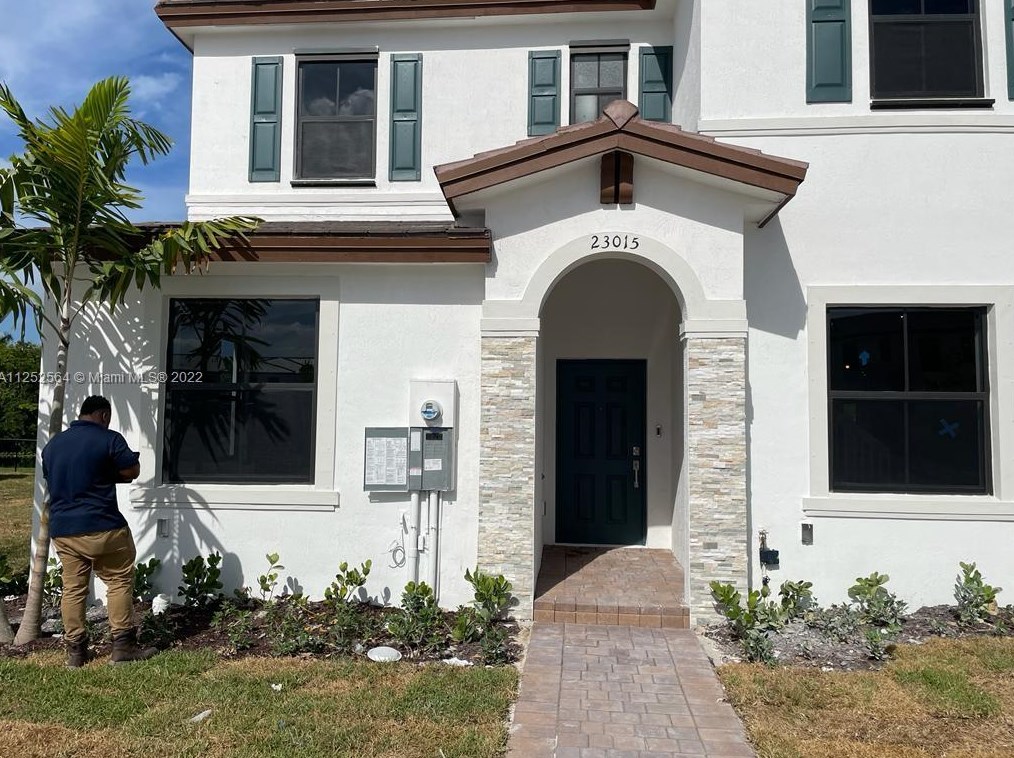 23015 Sw 99th Ave, Miami, FL 33190