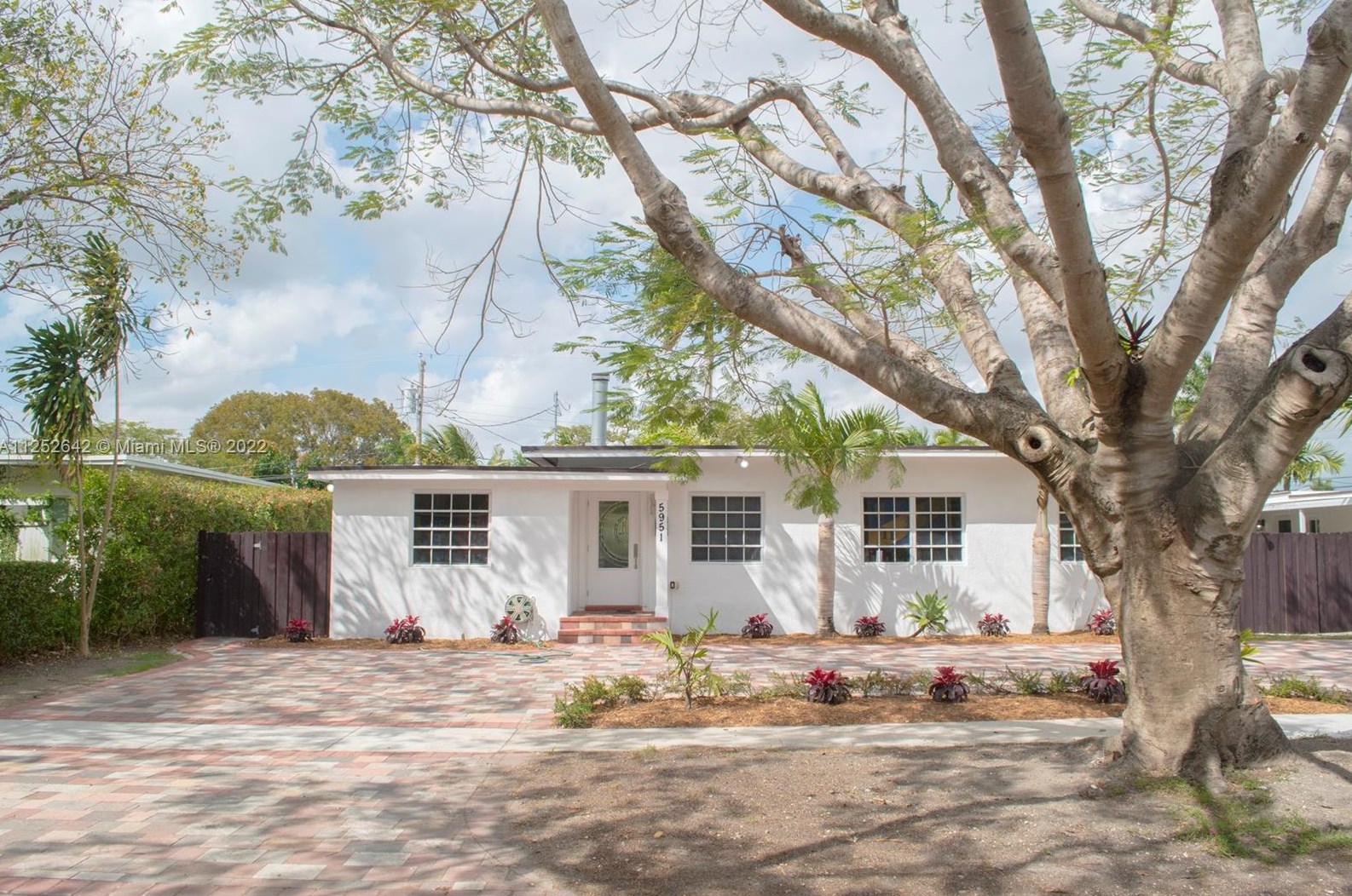 5951 Sw 46th Ter, Miami, FL 33155