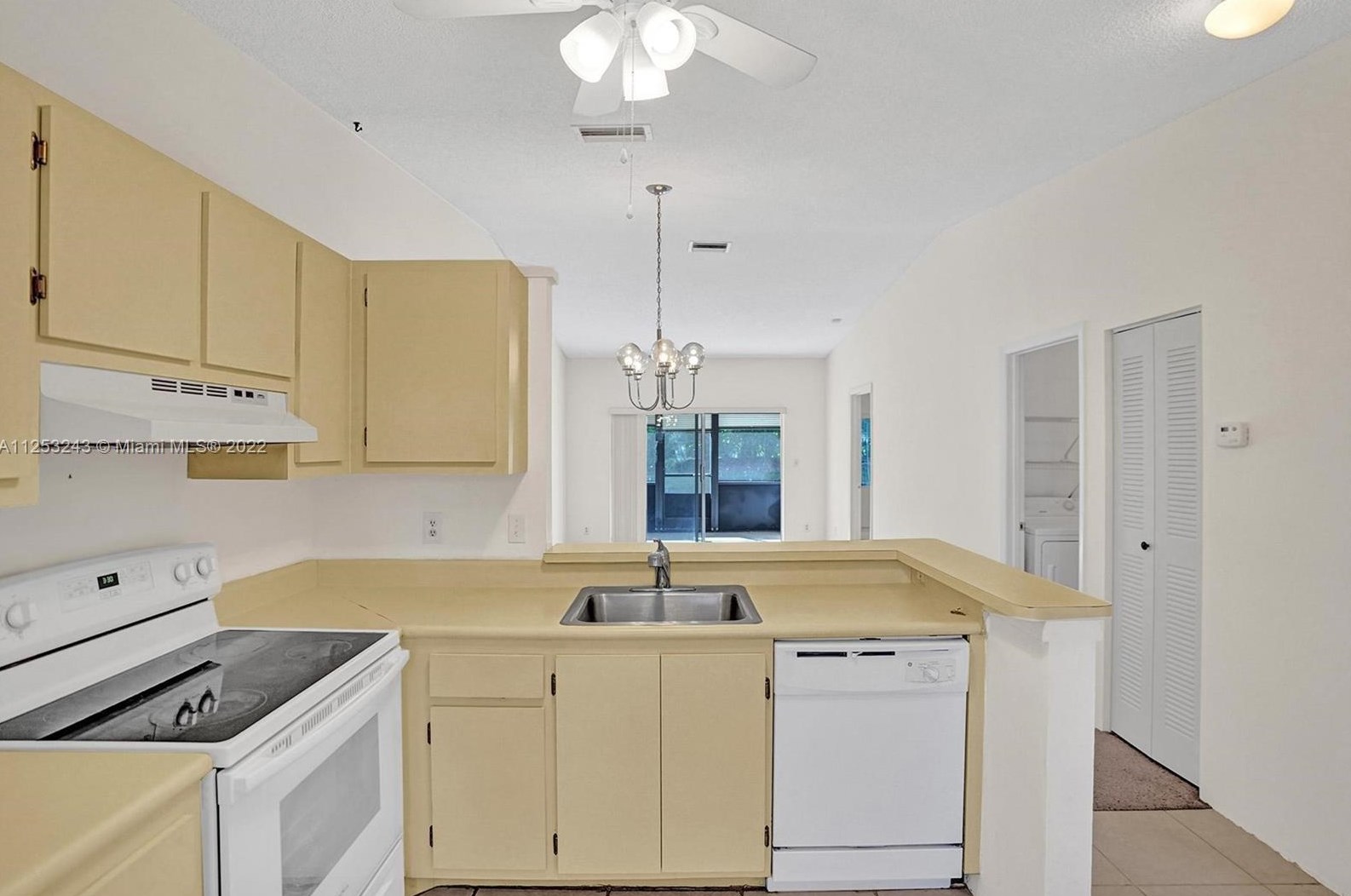 18801 Candlewick Dr, Boca Raton FL  33496-5008 exterior