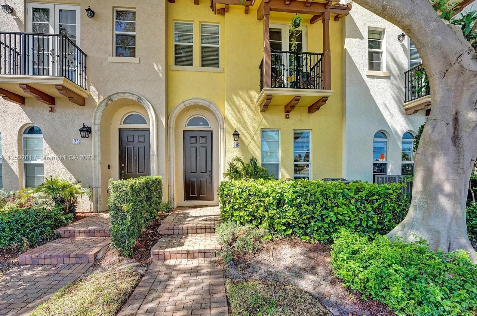 20 Via Floresta Dr, Boca Raton, FL 33487