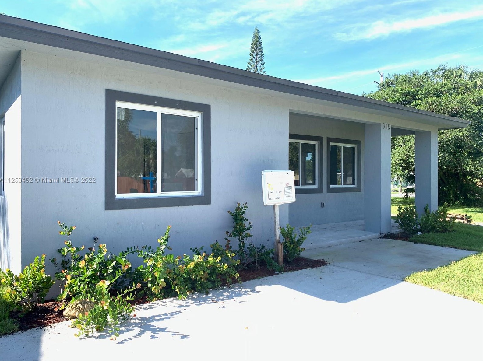 719 9th St Sw, Dania Beach, FL 33004