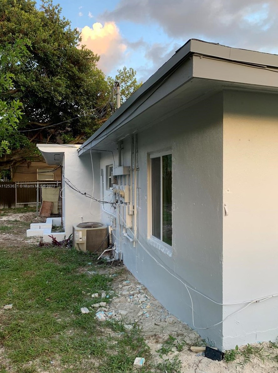 1049 95 St, Miami FL 33138-2547 exterior