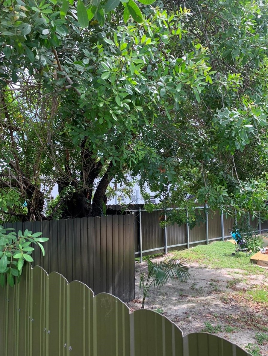 1049 95 St, Miami FL 33138-2547 exterior