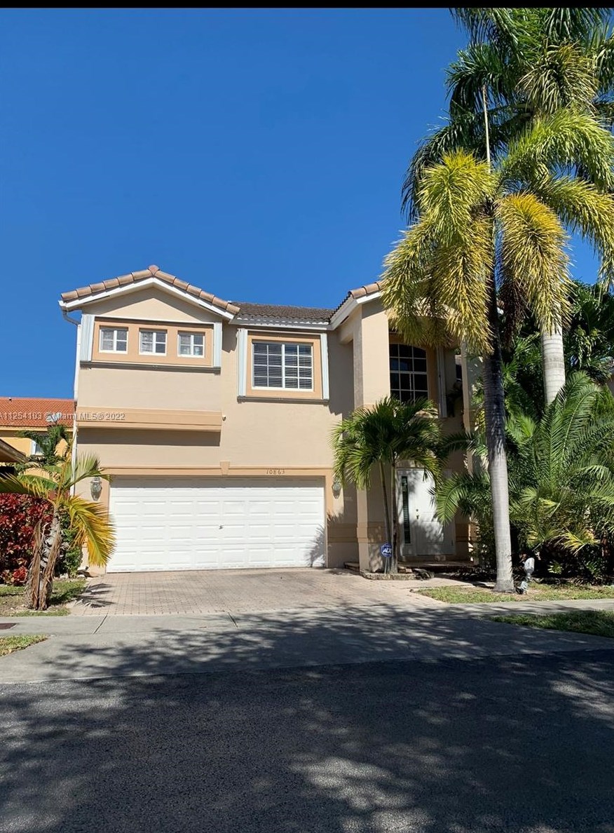 10863 53rd Ln, Miami, FL 33178-3907