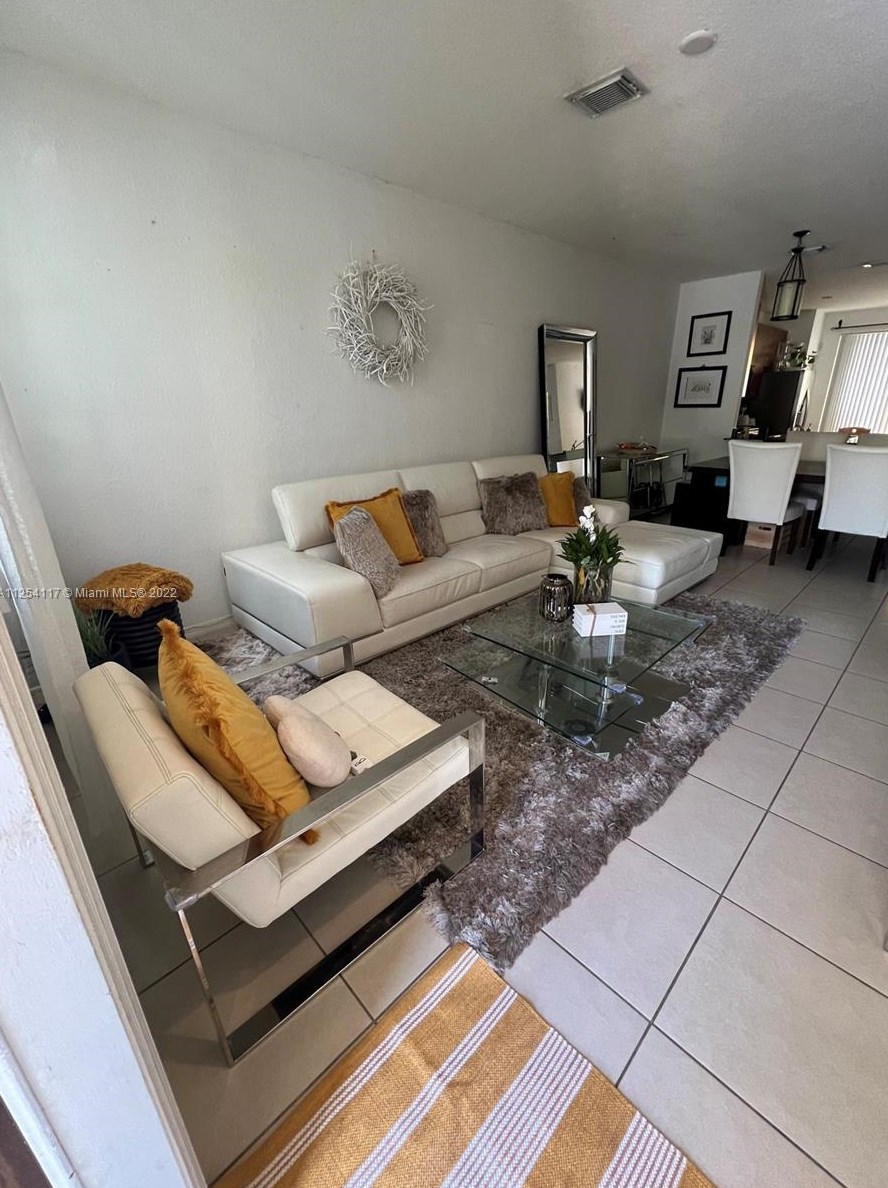 14946 41st Ln, Miami, FL 33185-4355