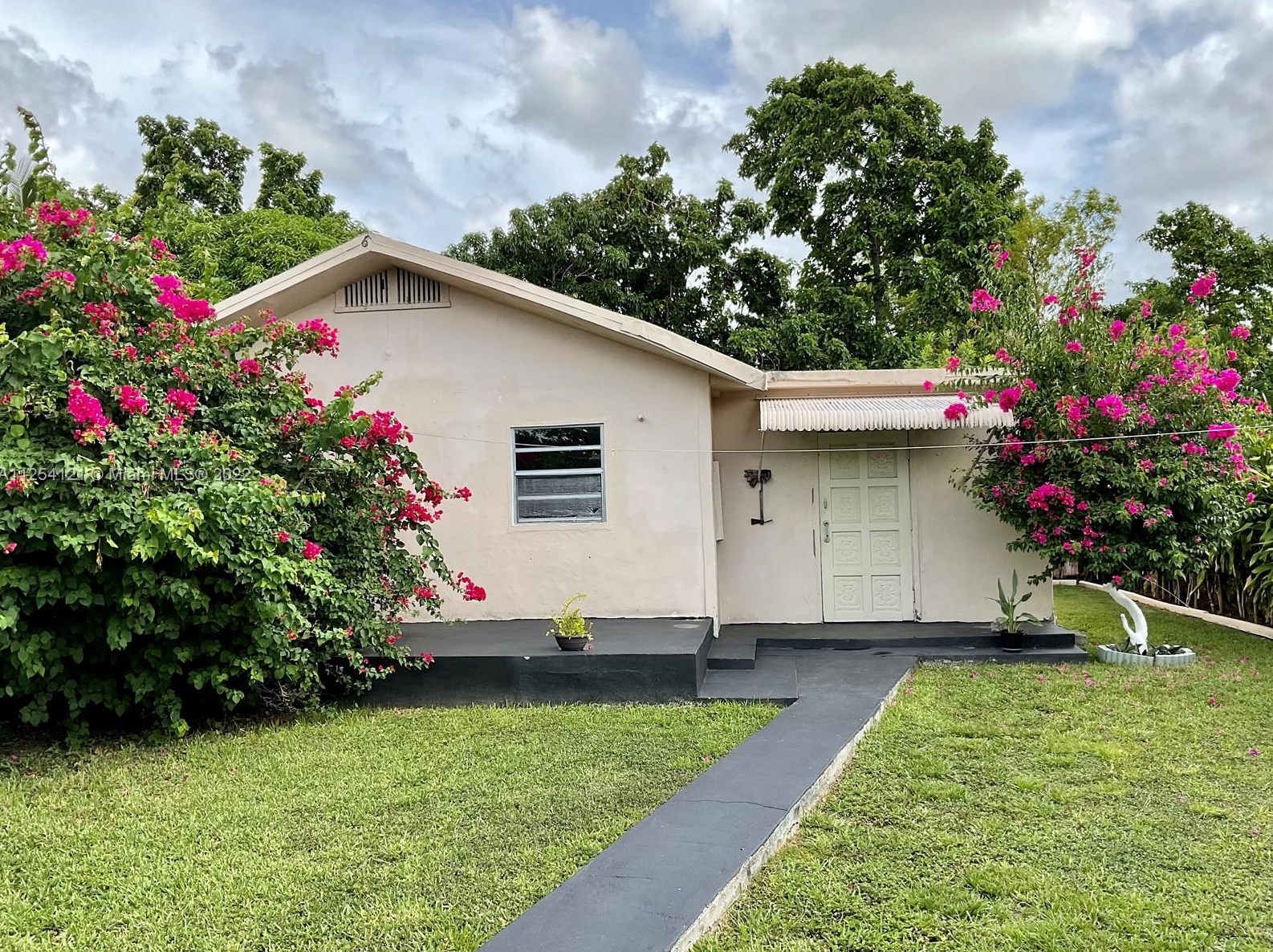2365 29th St, Miami, FL 33142-6548