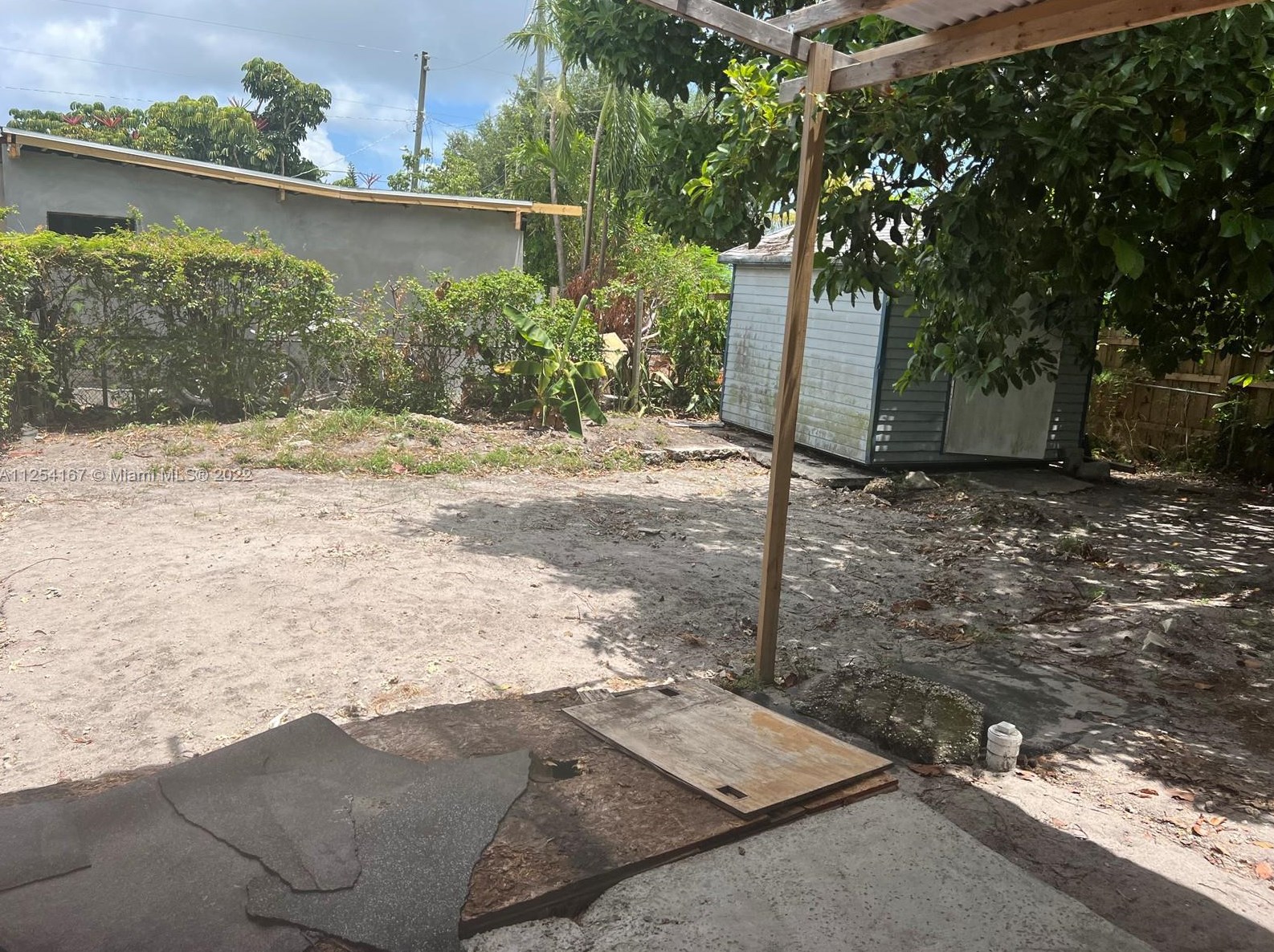 880 Ne 157th Ter, Miami, FL 33162