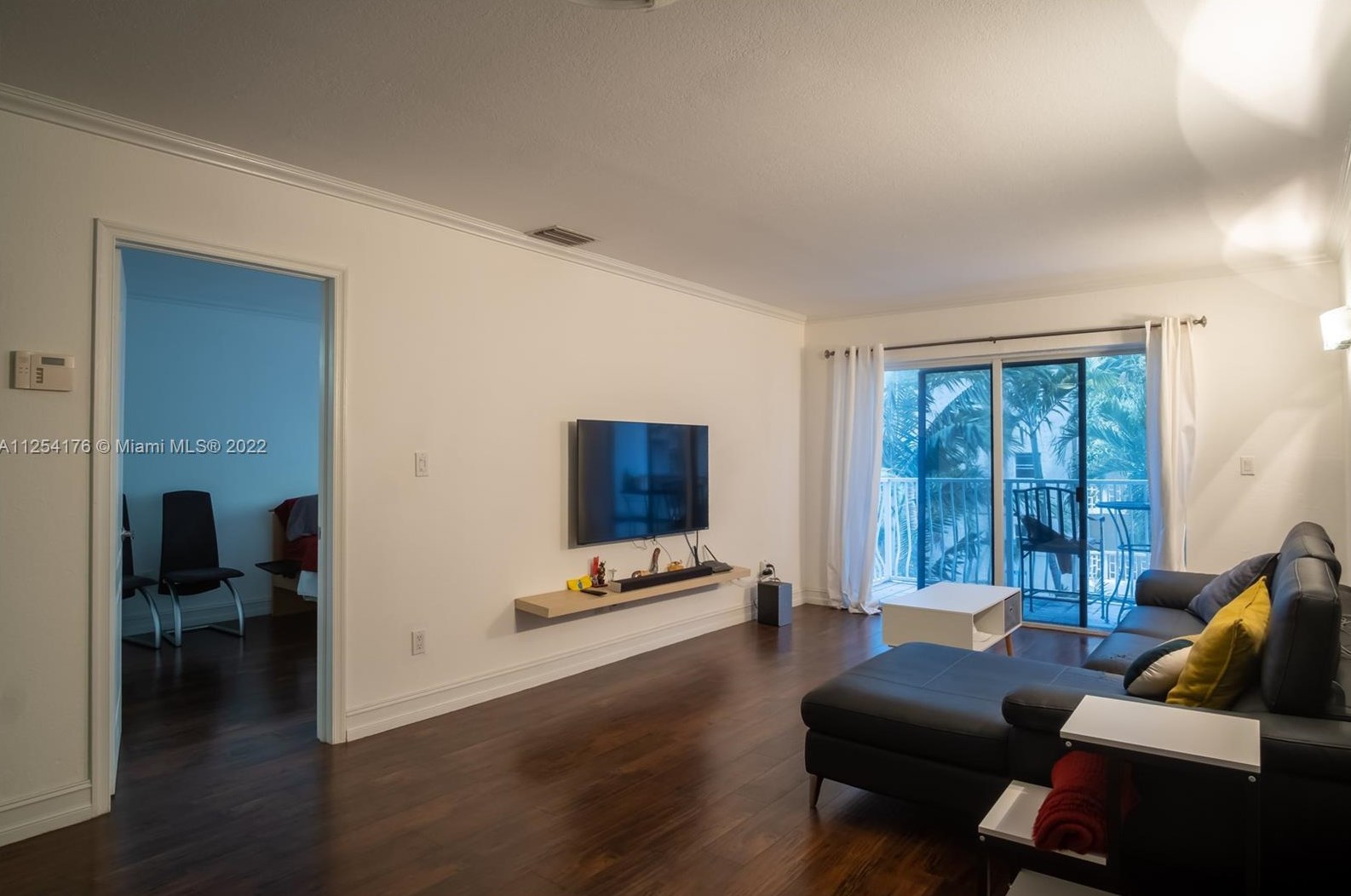 677 Ne 24th St #304, Miami, FL 33137