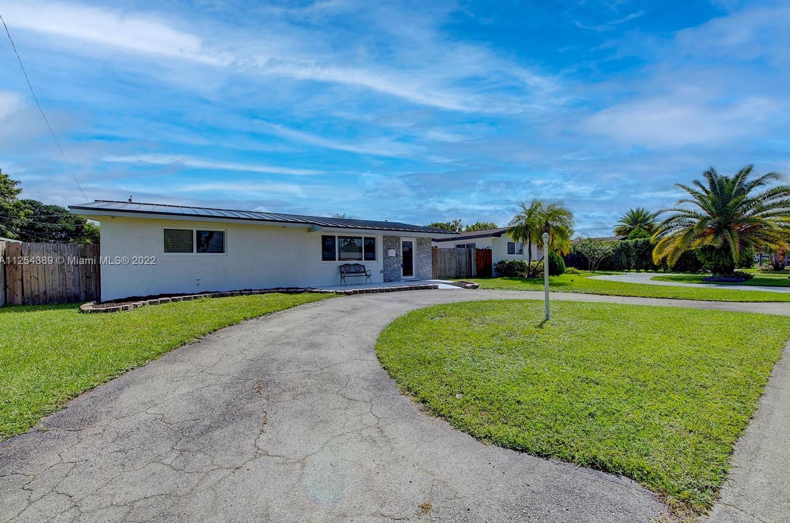 8800 Nw 12th St, Hollywood, FL 33024