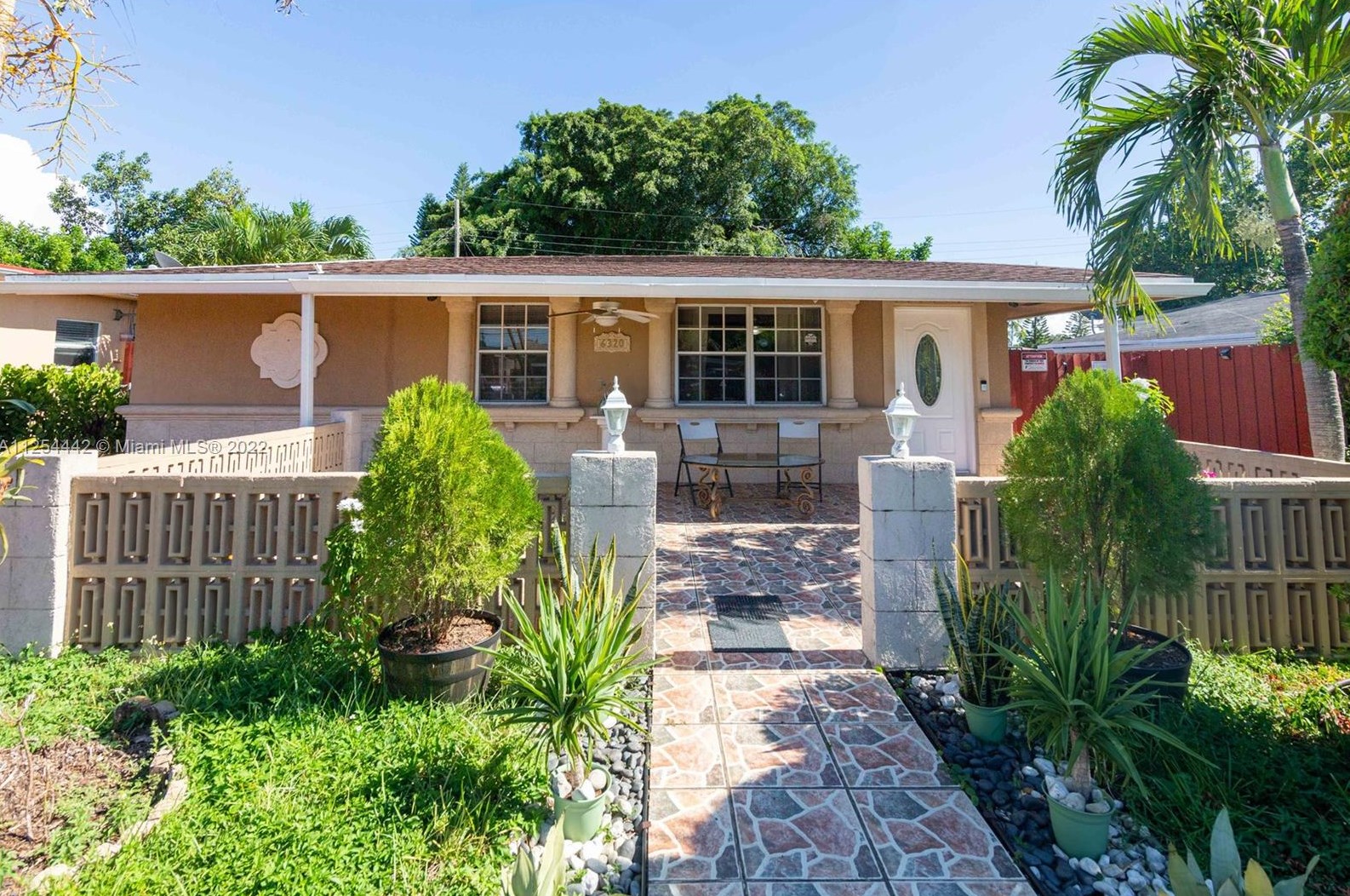 6320 Funston St, Hollywood, FL 33023-1726