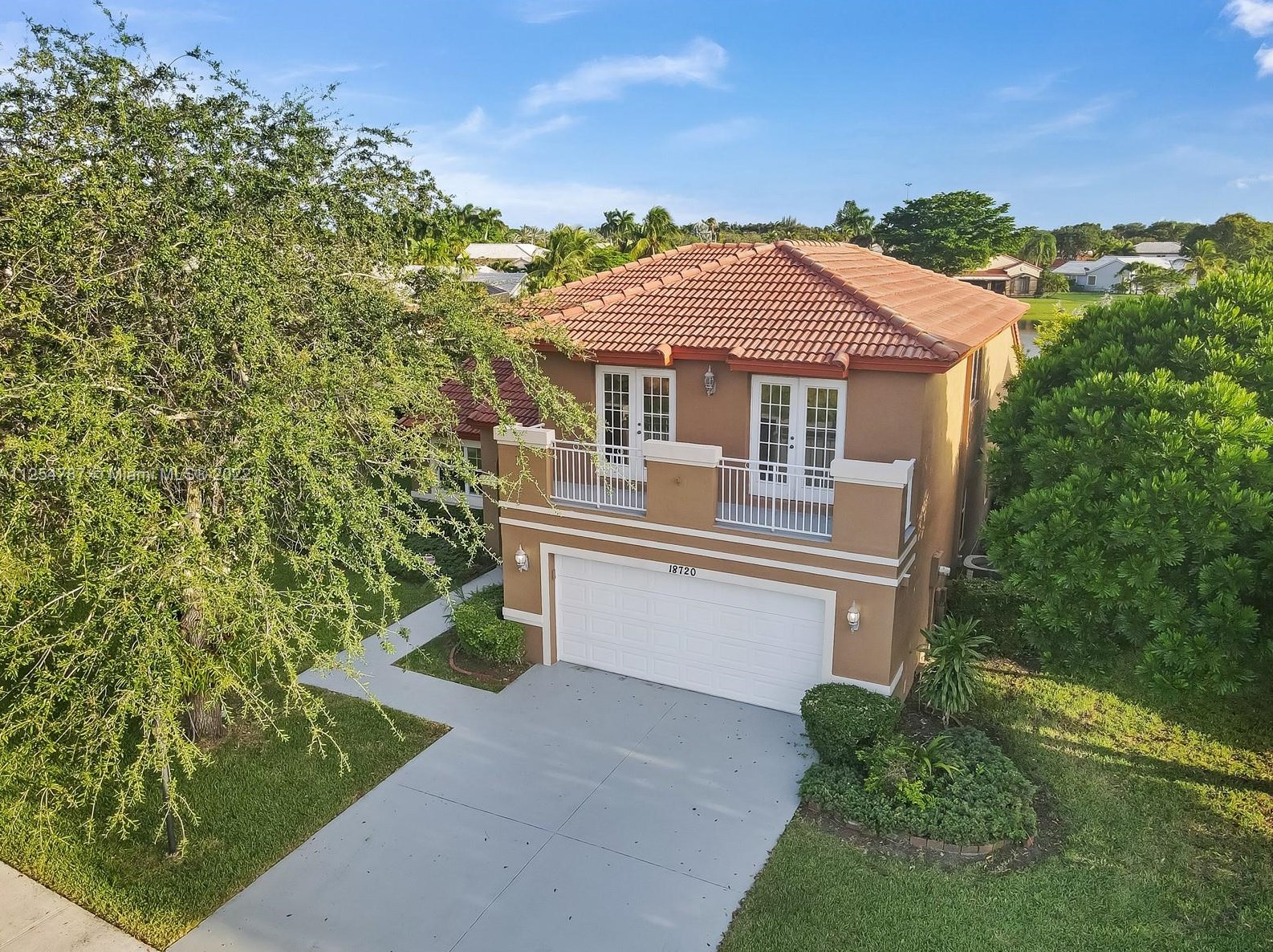 18720 5th St, Hollywood, FL 33029-3283