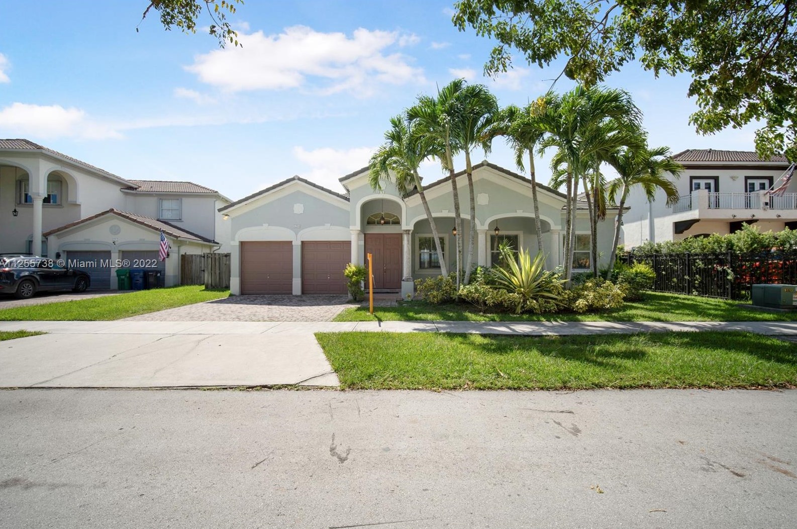 8208 166th Pl, Miami, FL 33193-5765
