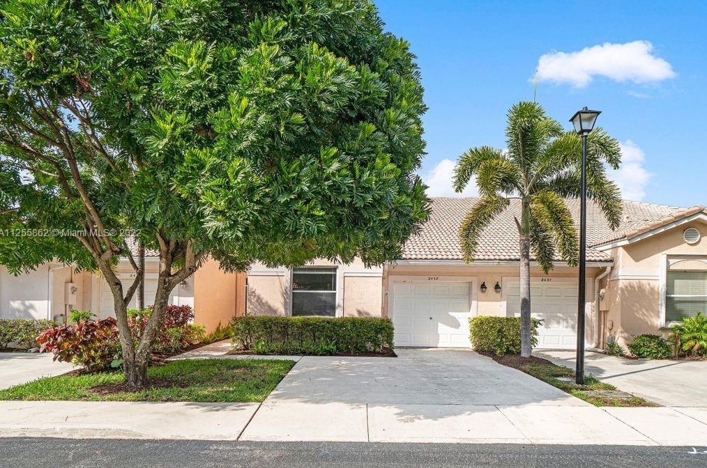 2437 N Coral Trace Cir, Delray Beach, FL 33445