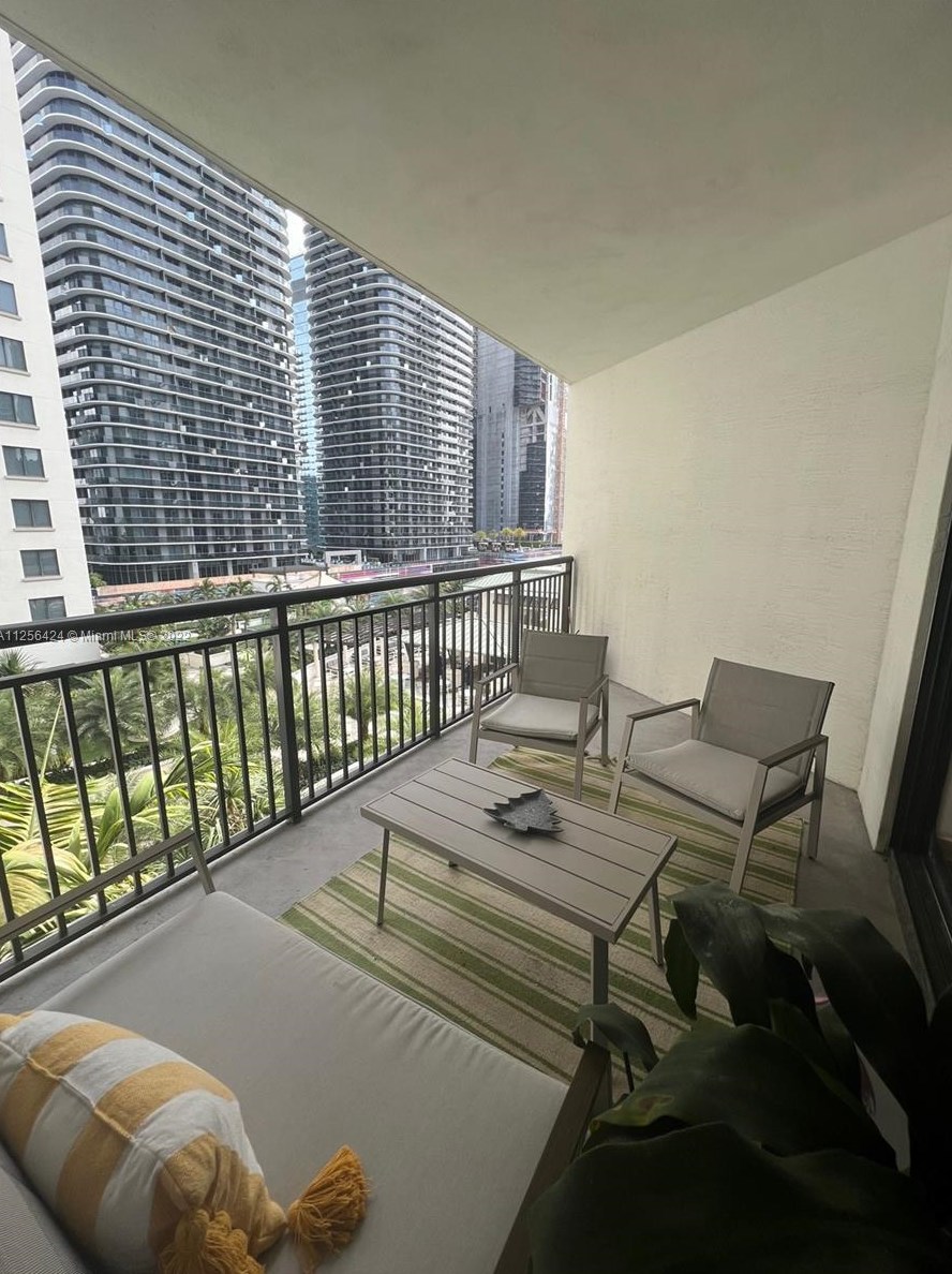 999 Sw 1st Ave #1501, Miami, FL 33130