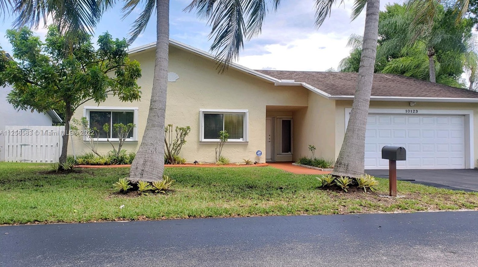 10123 Sw 145th Ct, Miami, FL 33186