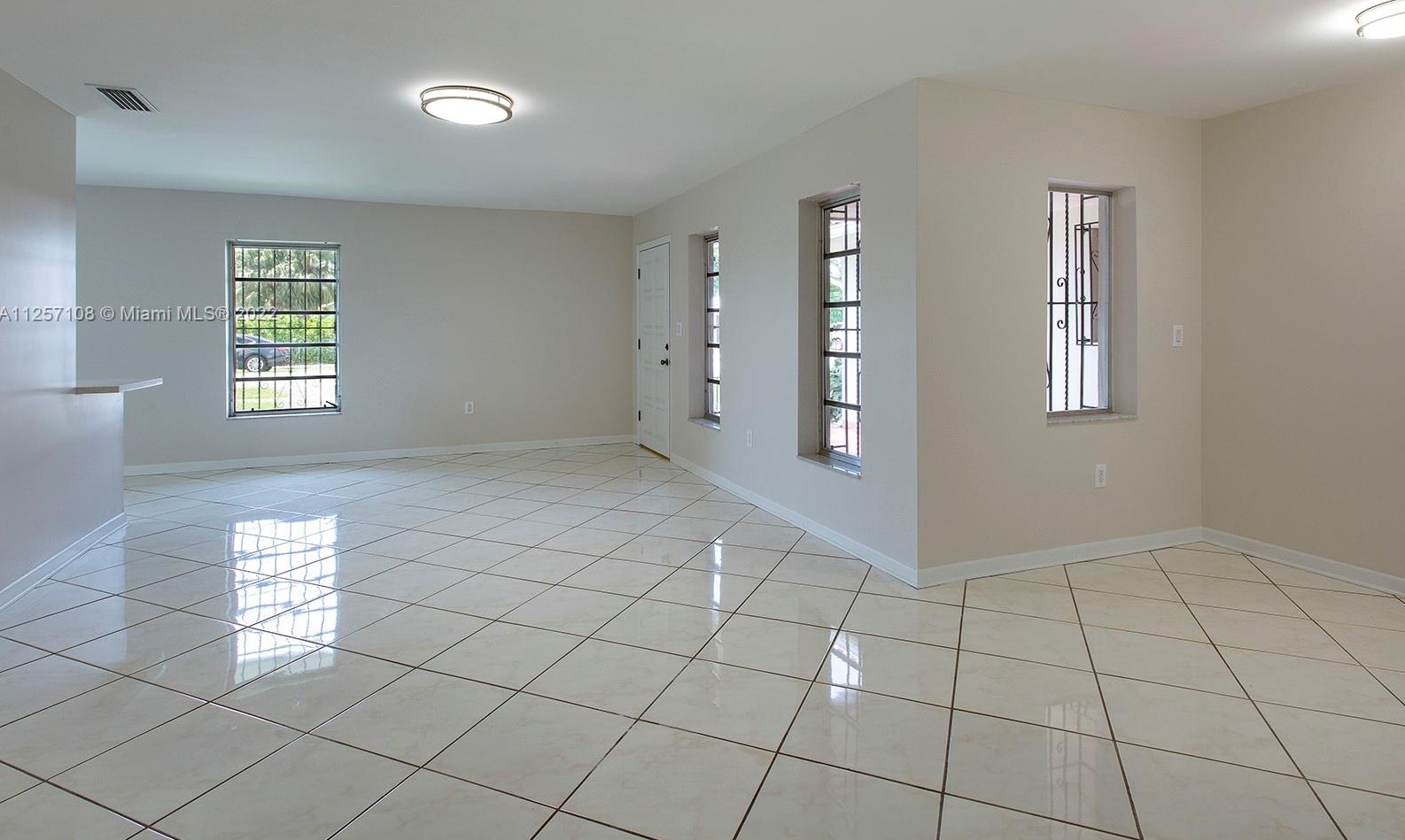 7875 12th St, Miami, FL 33126-1803
