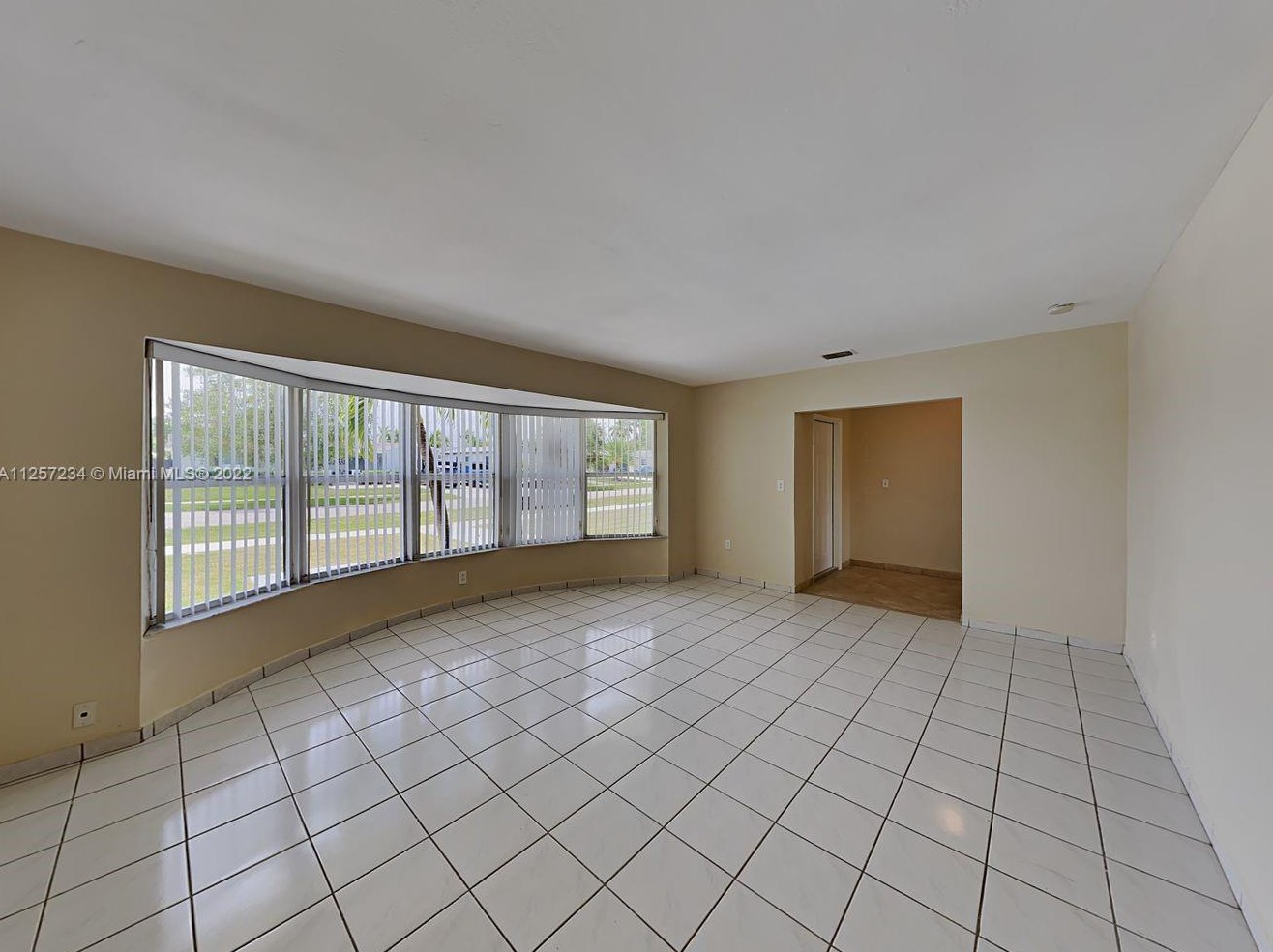 9411 192nd Dr, Miami, FL 33157-7933