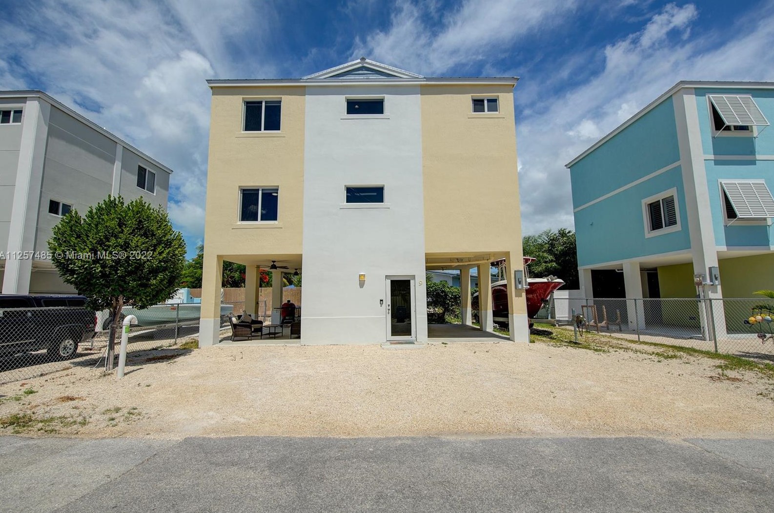9 Gulf Dr, Key Largo, FL 33037