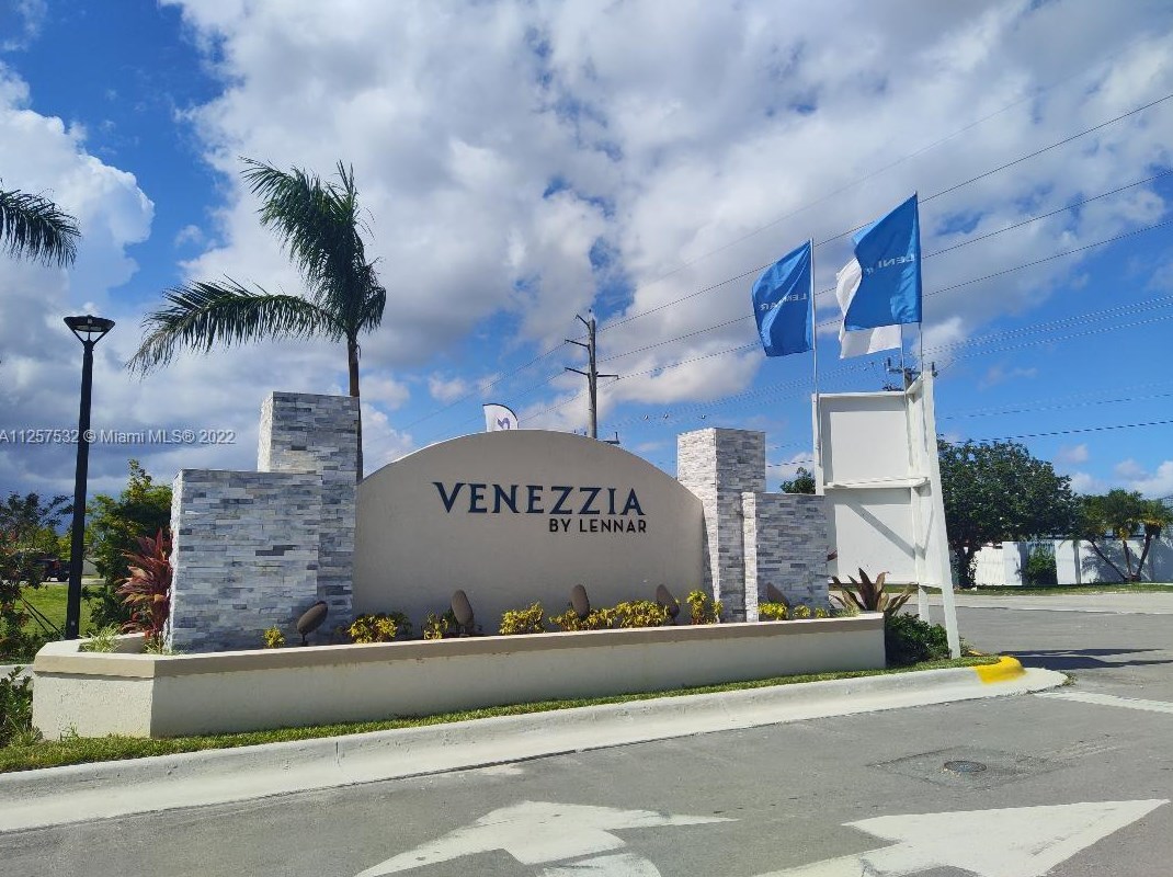 18232 148th St, Miami, FL 33187-4621