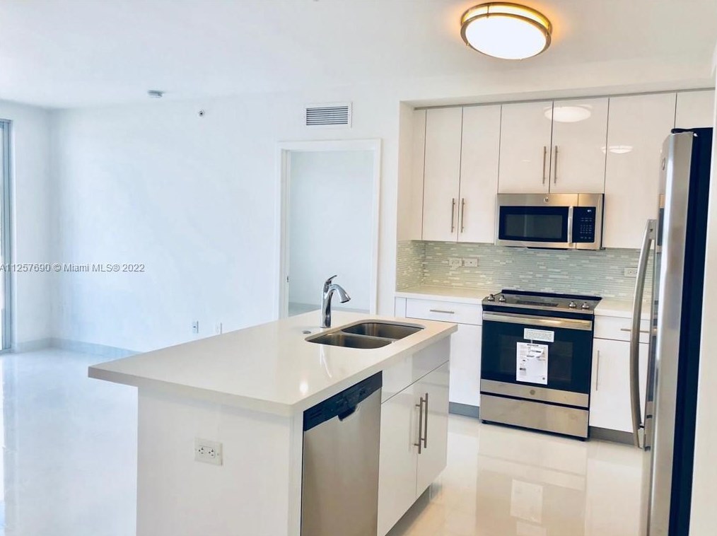 2651 Ne 212th Terrace #402, Miami, FL 33180