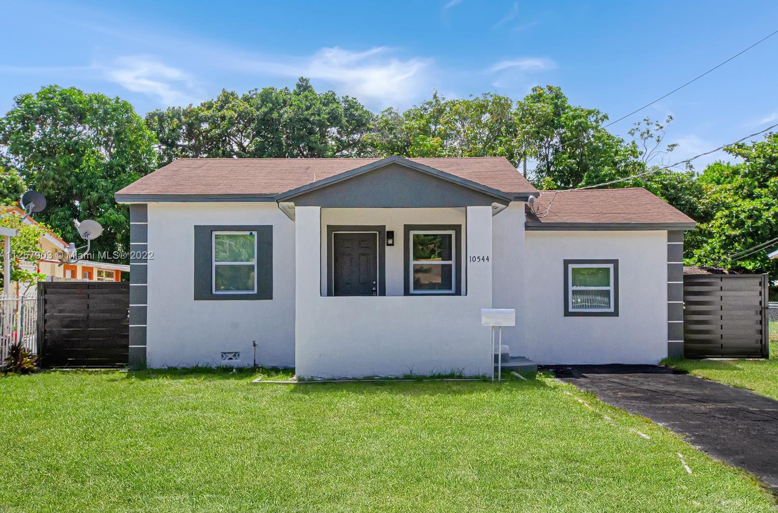 10544 6th Ave, Miami FL  33138-2050 exterior