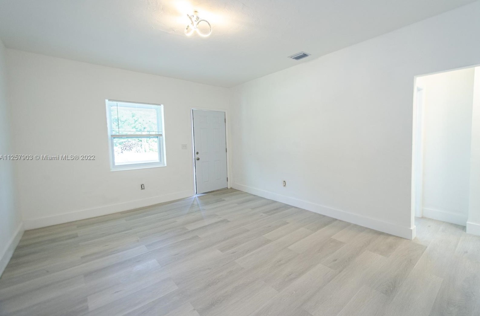 10544 6th Ave, Miami FL  33138-2050 exterior