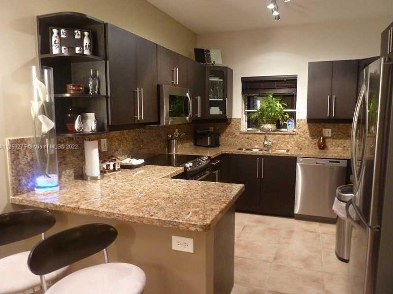 1185 Weeping Willow Way, Hollywood, FL 33019-4817