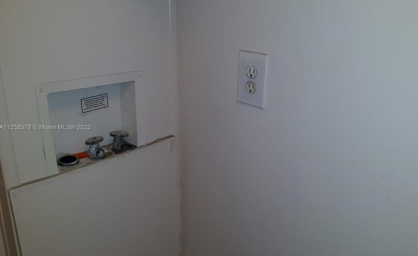 8144 Hewitt St, Jacksonville FL  32244-1230 exterior