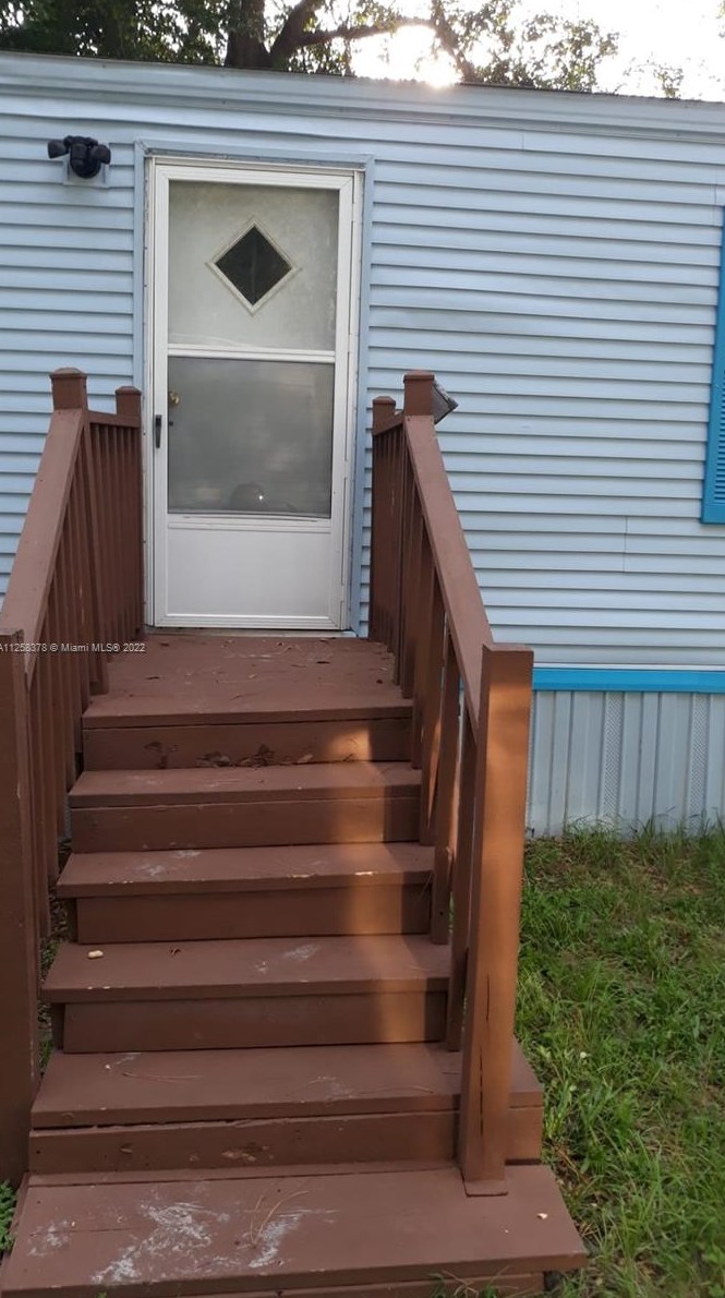 8144 Hewitt St, Jacksonville, FL 32244-1230