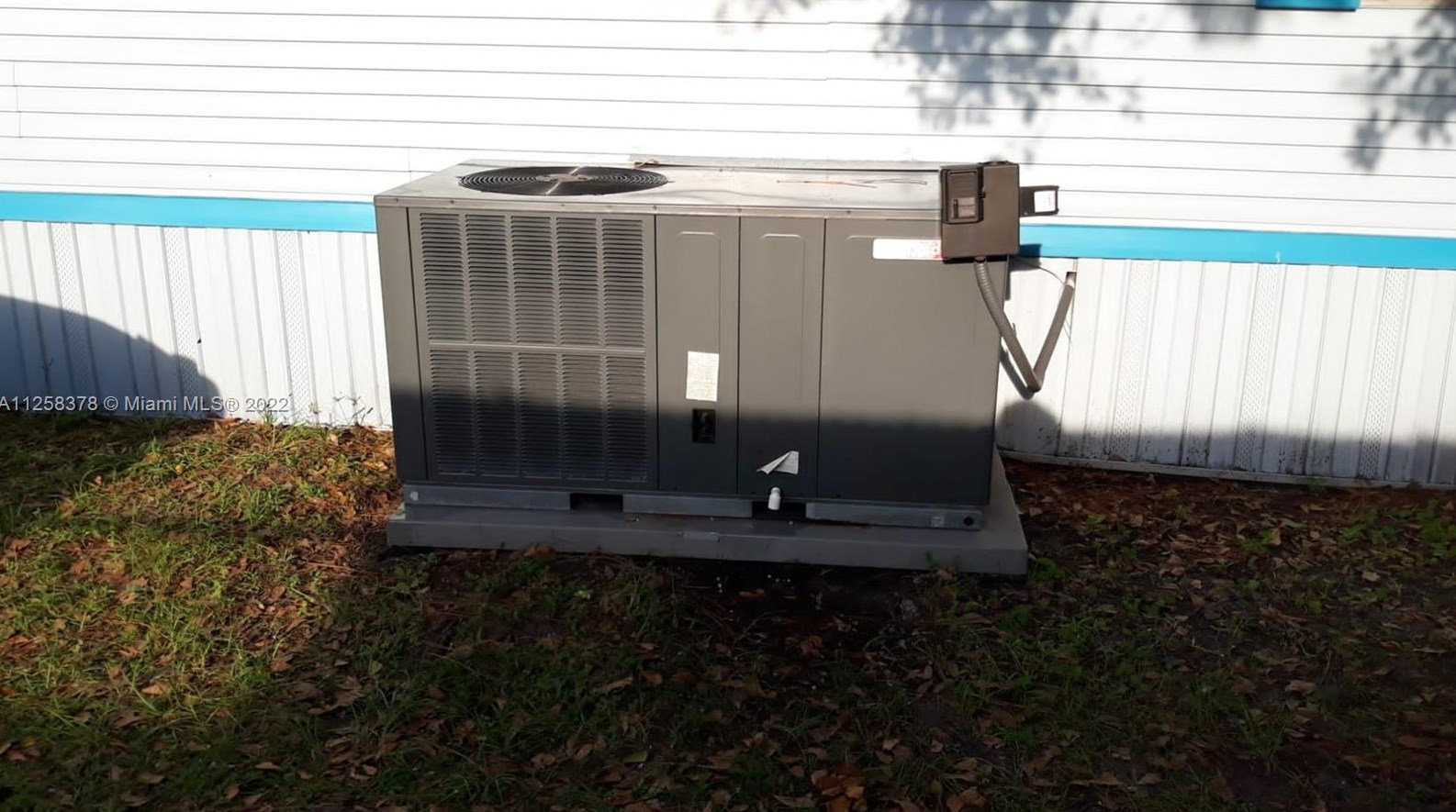 8144 Hewitt St, Jacksonville FL  32244-1230 exterior